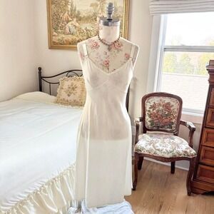 Cream‎ lace slip dress  50s ivory nylon slip dress size 38